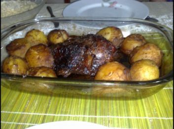 Carne Assada com Vinho Branco e Batatas