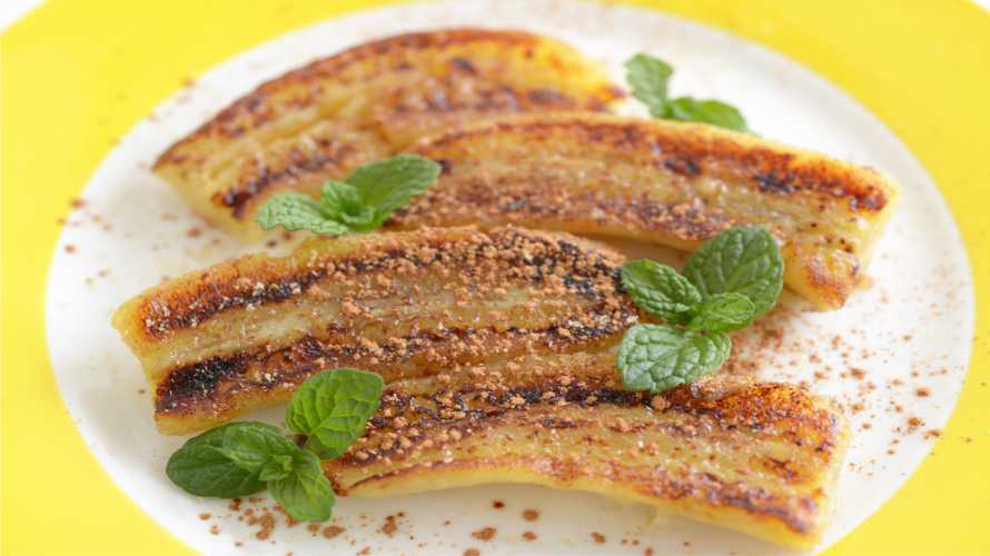 Banana assada com canela