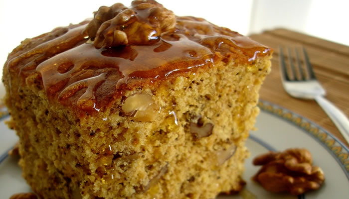 Bolo de Nozes e Iogurte