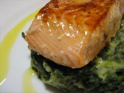 Lombo de Salmão com Puré de Espinafres