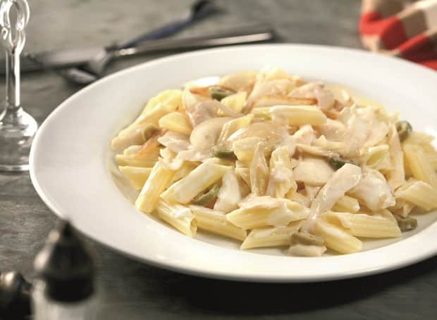 Penne com Bacalhau desfiado e Creme de Cebolas
