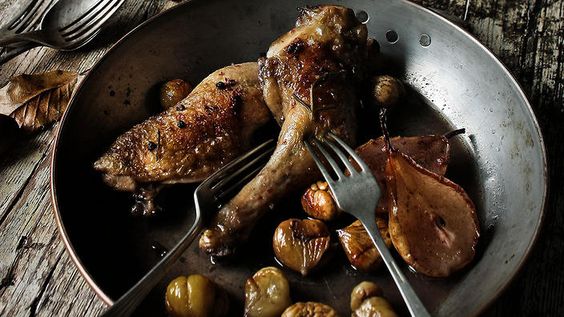 Frango Assado com Castanhas e Pêras